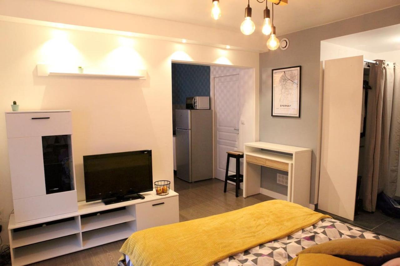 Studio Hyper Centre Ville Epernay - Champagne Exteriör bild